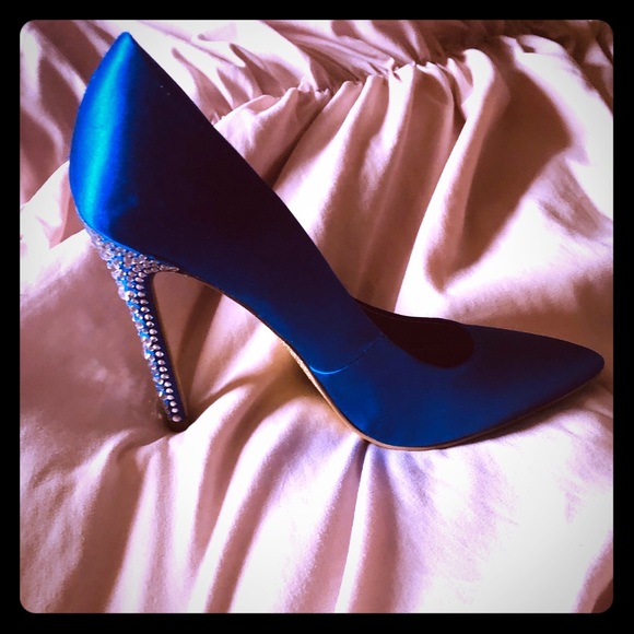 Shoes - Picture 1 of 4